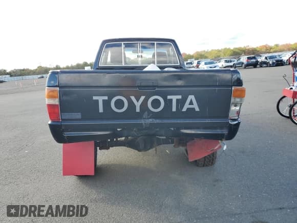 ✅ 1987 Toyota Xtracab Trucks • VIN: JT4RN67P3H5079774 • Lot: 82292265. Wystawiony na Copart z przebiegiem 204 249 mil. Bezpłatny archiwum sprzedaży aukcyjnych z USA i szczegółowy raport historii pojazdu na DreamBid. Zdjęcie 6.
