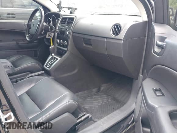 2011 Dodge Caliber Uptown z VIN 1B3CB9HA4BD156659, wystawiony jako IAAI lot #42789501 z przebiegiem 129 801 mil mil oraz . Historia ofert i sprzedaży dostępna na DreamBid. Obrazek 5.