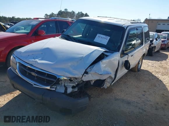 ✅ 2000 Ford Explorer XLT • VIN: 1FMZU73E8YZB69973 • Lot: 38763334. Listed on IAAI with 188,163 mi. Free auction sales archive from the USA and detailed vehicle history report at DreamBid. Image 2.