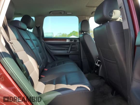 ✅ 2005 Volkswagen Touareg • VIN: WVGZG77L25D039695 • Lot: 74206094. Listed on Copart with 117,868 mi. Free auction sales archive from the USA and detailed vehicle history report at DreamBid. Image 10.