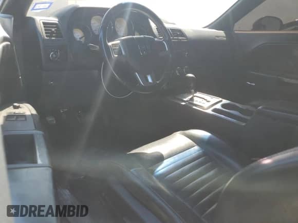 2013 Dodge Challenger SXT z VIN 2C3CDYAGXDH591441, wystawiony jako Copart lot #71681964 z przebiegiem 174 043 mil mil oraz Czysty tytuł • Clean title. Historia ofert i sprzedaży dostępna na DreamBid. Obrazek 8.