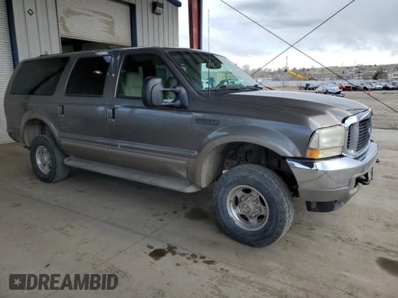 ✅ 2002 Ford Excursion Limited • VIN: 1FMSU43F22ED07806 • Lot: 52609545. Wystawiony na Copart z przebiegiem 511 068 mil. Bezpłatny archiwum sprzedaży aukcyjnych z USA i szczegółowy raport historii pojazdu na DreamBid. Zdjęcie 4.