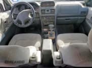 ✅ 1998 Mitsubishi Montero • VIN: JA4MR51R6WJ002639 • Lot: 82756475. Wystawiony na Copart z przebiegiem 234 948 mil. Bezpłatny archiwum sprzedaży aukcyjnych z USA i szczegółowy raport historii pojazdu na DreamBid. Zdjęcie 8.