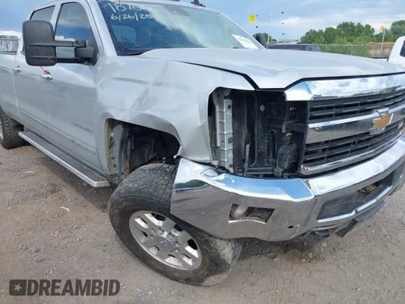 ✅ 2015 Chevrolet Silverado 2500HD LTZ • VIN: 1GC1KWEG0FF172722 • Лот: 42666210. Опубликован ранее на IAAI с пробегом 92 699 миль. Бесплатный доступ к архиву аукционных продаж из США и подробный отчёт об истории автомобиля на DreamBid. Изображение 6.