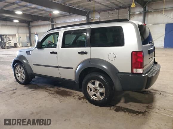 ✅ 2007 Dodge Nitro SXT • VIN: 1D8GU28KX7W570181 • Lot: 80915645. Wystawiony na Copart z przebiegiem 86 199 mil. Bezpłatny archiwum sprzedaży aukcyjnych z USA i szczegółowy raport historii pojazdu na DreamBid. Zdjęcie 2.