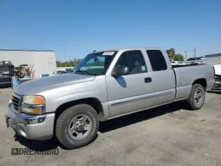 2004 GMC Sierra 1500 SLE with VIN 2GTEC19VX41325704, listed as a Copart auction lot 68968995 with 248,212 mi miles and Salvage title. Bid and sale history available at DreamBid. Image 1.