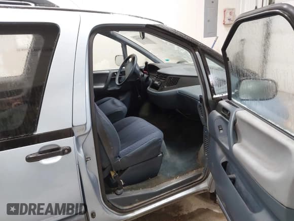 ✅ 1991 Toyota Previa • VIN: JT3AC11R1M0021951 • Lot: 43506044. Wystawiony na IAAI z przebiegiem 170 805 mil. Bezpłatny archiwum sprzedaży aukcyjnych z USA i szczegółowy raport historii pojazdu na DreamBid. Zdjęcie 5.