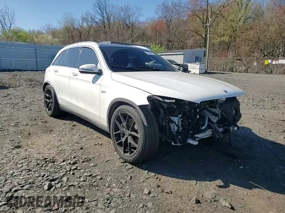 ✅ 2022 Mercedes-Benz GLC 43 AMG • VIN: W1N0G6EB9NV394299 • Лот: 52884315. Опубликован ранее на Copart с пробегом Не указан. Бесплатный доступ к архиву аукционных продаж из США и подробный отчёт об истории автомобиля на DreamBid. Изображение 11.