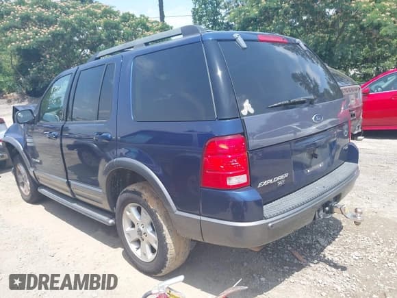 ✅ 2005 Ford Explorer XLT • VIN: 1FMZU63K85UB39302 • Lot: 42480621. Listed on IAAI with 171,064 mi. Free auction sales archive from the USA and detailed vehicle history report at DreamBid. Image 3.