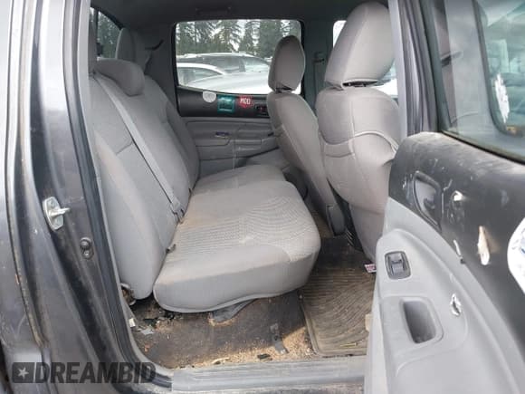 ✅ 2012 Toyota Tacoma PreRunner • VIN: 3TMKU4HN4CM033430 • Lot: 42085127. Listed on IAAI with 138,794 mi. Free auction sales archive from the USA and detailed vehicle history report at DreamBid. Image 8.