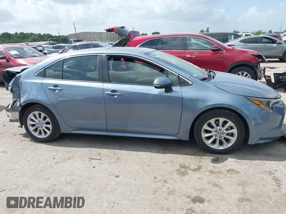 ✅ 2022 Toyota Corolla XLE • VIN: JTDFPMAE1N3008833 • Lot: 42516427. Listed on IAAI with 48,236 mi. Free auction sales archive from the USA and detailed vehicle history report at DreamBid. Image 14.