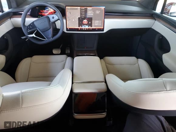 ✅ 2025 Tesla Model X • VIN: 7SAXCBE51SF471989 • Lot: 85720485. Wystawiony na Copart z przebiegiem 2 141 mil. Bezpłatny archiwum sprzedaży aukcyjnych z USA i szczegółowy raport historii pojazdu na DreamBid. Zdjęcie 8.