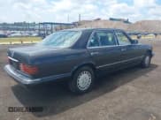 ✅ 1991 Mercedes-Benz 420 SEL • VIN: WDBCA35E2MA602770 • Lot: 42695393. Wystawiony na IAAI z przebiegiem 151 973 mil. Bezpłatny archiwum sprzedaży aukcyjnych z USA i szczegółowy raport historii pojazdu na DreamBid. Zdjęcie 4.