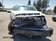 ✅ 2020 Toyota Tundra SR • VIN: 5TFTY5F17LX011477 • Lot: 54729335. Wystawiony na Copart z przebiegiem 66 967 mil. Bezpłatny archiwum sprzedaży aukcyjnych z USA i szczegółowy raport historii pojazdu na DreamBid. Zdjęcie 5.