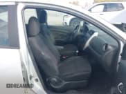 ✅ 2015 Nissan Versa S Plus • VIN: 3N1CN7AP3FL884243 • Lot: 43685905. Wystawiony na IAAI z przebiegiem 168 791 mil. Bezpłatny archiwum sprzedaży aukcyjnych z USA i szczegółowy raport historii pojazdu na DreamBid. Zdjęcie 5.