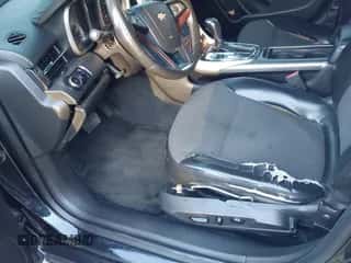 2013 Chevrolet Malibu LT z VIN 1G11E5SA5DF283063, wystawiony jako IAAI lot #43472935 z przebiegiem 230 972 mil mil oraz . Historia ofert i sprzedaży dostępna na DreamBid. Obrazek 6.