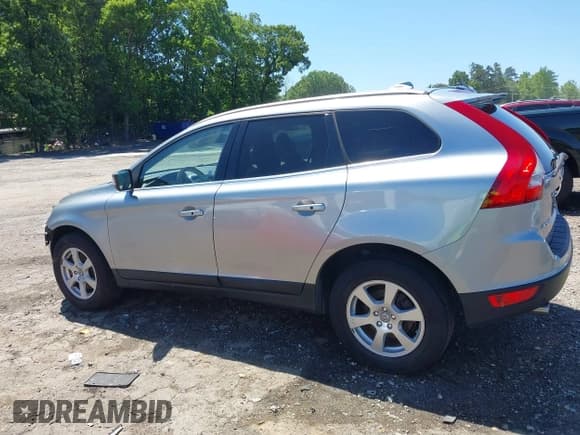 ✅ 2012 Volvo XC60 3.2L • VIN: YV4952DL6C2342972 • Lot: 42319291. Listed on IAAI with 140,471 mi. Free auction sales archive from the USA and detailed vehicle history report at DreamBid. Image 15.