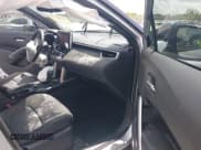 ✅ 2025 Toyota Corolla Cross Hybrid S • VIN: 7MUFBABG9SV069120 • Lot: 42535520. Wystawiony na IAAI z przebiegiem 3 968 mil. Bezpłatny archiwum sprzedaży aukcyjnych z USA i szczegółowy raport historii pojazdu na DreamBid. Zdjęcie 5.