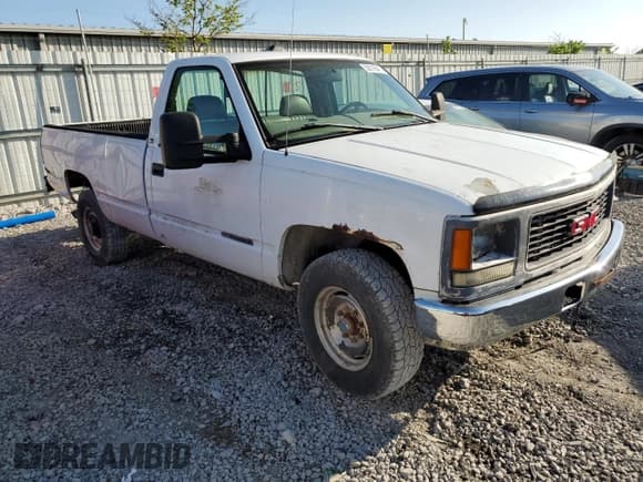 ✅ 1998 GMC Sierra 1500 • VIN: 1GTGC34F2WE503062 • Lot: 56318645. Wystawiony na Copart z przebiegiem 127 640 mil. Bezpłatny archiwum sprzedaży aukcyjnych z USA i szczegółowy raport historii pojazdu na DreamBid. Zdjęcie 4.