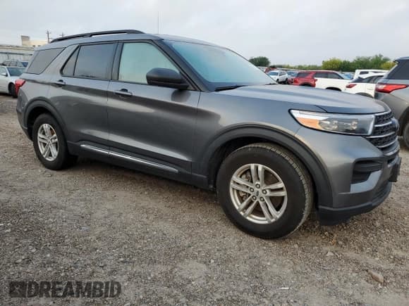 ✅ 2022 Ford Explorer XLT • VIN: 1FMSK7DHXNGA20715 • Lot: 51920425. Wystawiony na Copart z przebiegiem 63 086 mil. Bezpłatny archiwum sprzedaży aukcyjnych z USA i szczegółowy raport historii pojazdu na DreamBid. Zdjęcie 4.