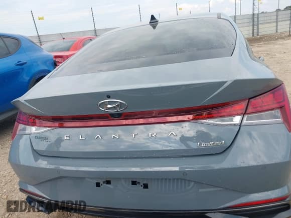 ✅ 2023 Hyundai Elantra Limited • VIN: KMHLP4AG6PU424387 • Lot: 43230596. Listed on IAAI with 47,216 mi. Free auction sales archive from the USA and detailed vehicle history report at DreamBid. Image 16.