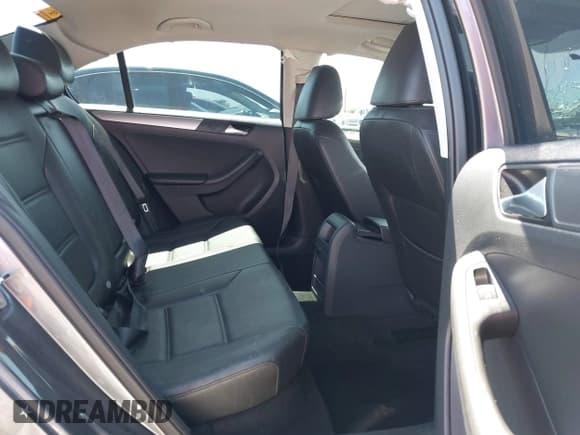 ✅ 2015 Volkswagen Jetta SE • VIN: 3VWD17AJ6FM406091 • Lot: 42539626. Listed on IAAI with 82,005 mi. Free auction sales archive from the USA and detailed vehicle history report at DreamBid. Image 8.