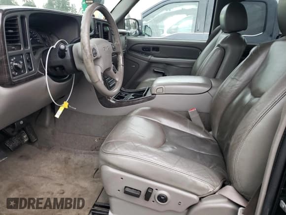 ✅ 2005 GMC Sierra Denali • VIN: 2GTEK63N251349750 • Лот: 83885834. Опубликован ранее на Copart с пробегом 140 517 миль. Бесплатный доступ к архиву аукционных продаж из США и подробный отчёт об истории автомобиля на DreamBid. Изображение 7.