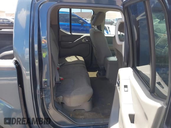 ✅ 2014 Nissan Frontier SV • VIN: 1N6AD0ER2EN767100 • Lot: 43213268. Listed on IAAI with 116,153 mi. Free auction sales archive from the USA and detailed vehicle history report at DreamBid. Image 8.