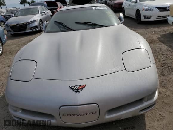 ✅ 2004 Chevrolet Corvette • VIN: 1G1YY22G045133523 • Lot: 75116004. Wystawiony na Copart z przebiegiem Nie podano mil. Skorzystaj z bezpłatnego archiwum sprzedaży aukcyjnych z USA i zobacz szczegółowy raport historii pojazdu na DreamBid. Zdjęcie 5.