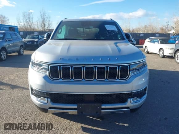 ✅ 2024 Jeep Wagoneer Series III • VIN: 1C4SJVDP0RS168409 • Lot: 43762559. Listed on IAAI with 38,255 mi. Free auction sales archive from the USA and detailed vehicle history report at DreamBid. Image 12.