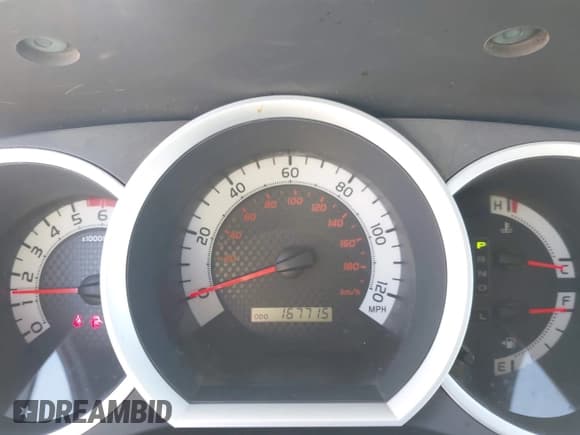 ✅ 2015 Toyota Tacoma PreRunner • VIN: 3TMKU4HN6FM044529 • Lot: 43031258. Listed on IAAI with 167,715 mi. Free auction sales archive from the USA and detailed vehicle history report at DreamBid. Image 7.