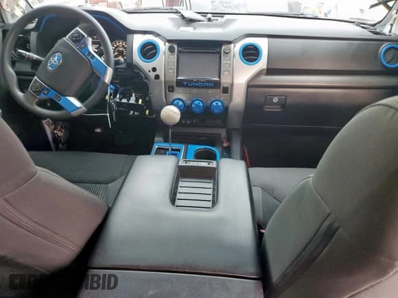 ✅ 2020 Toyota Tundra SR5 • VIN: 5TFEY5F16LX262404 • Lot: 66875915. Listed on Copart with 119,976 mi. Free auction sales archive from the USA and detailed vehicle history report at DreamBid. Image 8.