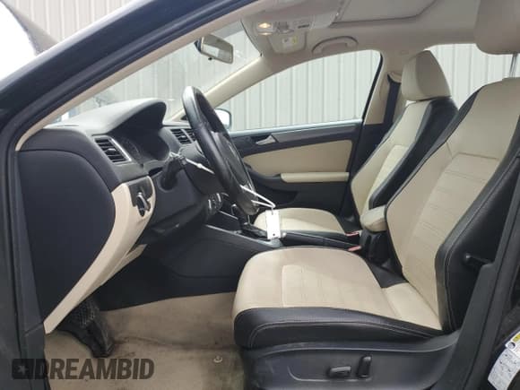 ✅ 2014 Volkswagen Jetta SEL • VIN: 3VWL17AJ9EM426636 • Lot: 56938485. Listed on Copart with 90,359 mi. Free auction sales archive from the USA and detailed vehicle history report at DreamBid. Image 7.