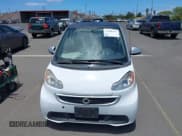 ✅ 2015 Smart fortwo Passion • VIN: WMEEJ9AA6FK826039 • Lot: 42900217. Wystawiony na IAAI z przebiegiem Nie podano. Bezpłatny archiwum sprzedaży aukcyjnych z USA i szczegółowy raport historii pojazdu na DreamBid. Zdjęcie 6.