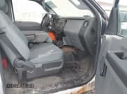 ✅ 2012 Ford F-250 XL • VIN: 1FDBF2B60CEC35487 • Lot: 42251524. Wystawiony na IAAI z przebiegiem 380 107 mil. Bezpłatny archiwum sprzedaży aukcyjnych z USA i szczegółowy raport historii pojazdu na DreamBid. Zdjęcie 5.