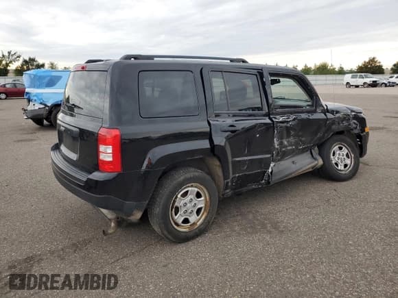 ✅ 2016 Jeep Patriot Sport • VIN: 1C4NJPBB2GD808198 • Лот: 82218515. Опубликован ранее на Copart с пробегом 142 325 миль. Бесплатный доступ к архиву аукционных продаж из США и подробный отчёт об истории автомобиля на DreamBid. Изображение 3.