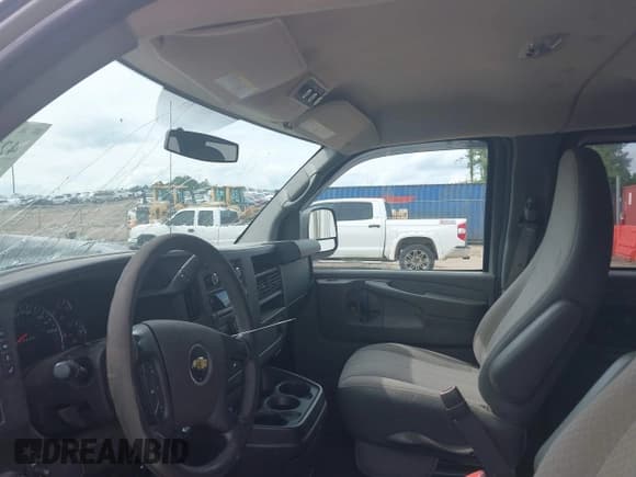 ✅ 2012 Chevrolet Express Passenger 1LT • VIN: 1GAZG1FAXC1179373 • Lot: 42348209. Wystawiony na IAAI z przebiegiem 112 719 mil. Bezpłatny archiwum sprzedaży aukcyjnych z USA i szczegółowy raport historii pojazdu na DreamBid. Zdjęcie 20.