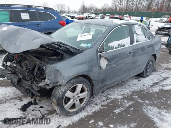 ✅ 2009 Volkswagen Jetta SE • VIN: 3VWRZ71K59M062345 • Lot: 41384079. Listed on IAAI with 192,784 mi. Free auction sales archive from the USA and detailed vehicle history report at DreamBid. Image 2.