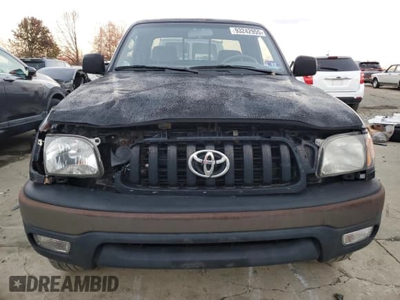 ✅ 2001 Toyota Tacoma • VIN: 5TEWN72N41Z811380 • Lot: 93242955. Listed on Copart with 265,839 mi. Free auction sales archive from the USA and detailed vehicle history report at DreamBid. Image 5.