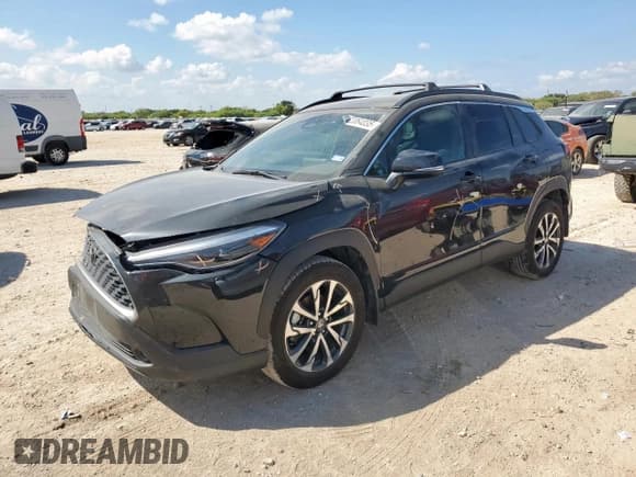 ✅ 2024 Toyota Corolla Cross XLE • VIN: 7MUDAAAG0RV101085 • Лот: 82064035. Опубликован ранее на Copart с пробегом 20 936 миль. Бесплатный доступ к архиву аукционных продаж из США и подробный отчёт об истории автомобиля на DreamBid. Изображение 1.