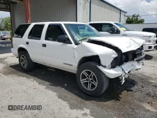 ✅ 2005 Chevrolet Blazer LS • VIN: 1GNDT13X25K117749 • Lot: 59133375. Wystawiony na Copart z przebiegiem 194 235 mil. Bezpłatny archiwum sprzedaży aukcyjnych z USA i szczegółowy raport historii pojazdu na DreamBid. Zdjęcie 4.