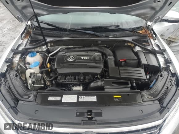 ✅ 2017 Volkswagen Passat SE • VIN: 1VWGT7A36HC045636 • Лот: 86992465. Опубликован ранее на Copart с пробегом 88 550 миль. Бесплатный доступ к архиву аукционных продаж из США и подробный отчёт об истории автомобиля на DreamBid. Изображение 11.