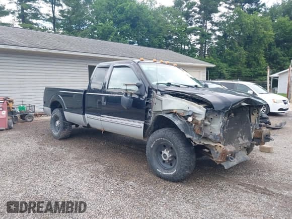 ✅ 2000 Ford F-250 XL • VIN: 1FTNX21L0YEB68631 • Lot: 42639352. Listed on IAAI with 263,245 mi. Free auction sales archive from the USA and detailed vehicle history report at DreamBid. Image 1.
