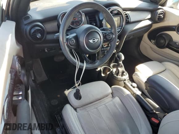 ✅ 2017 MINI Convertible Cooper S • VIN: WMWWG9C57H3C22868 • Lot: 90799915. Listed on Copart with 58,802 mi. Free auction sales archive from the USA and detailed vehicle history report at DreamBid. Image 8.