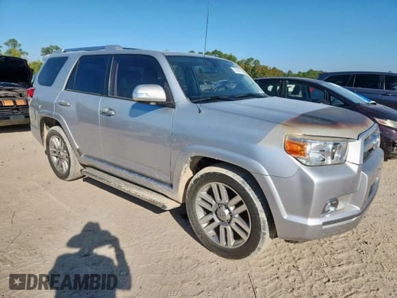 ✅ 2010 Toyota 4Runner SR5 • VIN: JTEZU5JRXA5005633 • Lot: 86088225. Listed on Copart with 277,743 mi. Free auction sales archive from the USA and detailed vehicle history report at DreamBid. Image 4.