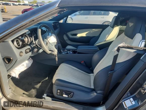 ✅ 2016 Bentley Continental GT V8 • VIN: SCBGT3ZA8GC051549 • Lot: 65751335. Wystawiony na Copart z przebiegiem 15 306 mil. Bezpłatny archiwum sprzedaży aukcyjnych z USA i szczegółowy raport historii pojazdu na DreamBid. Zdjęcie 7.