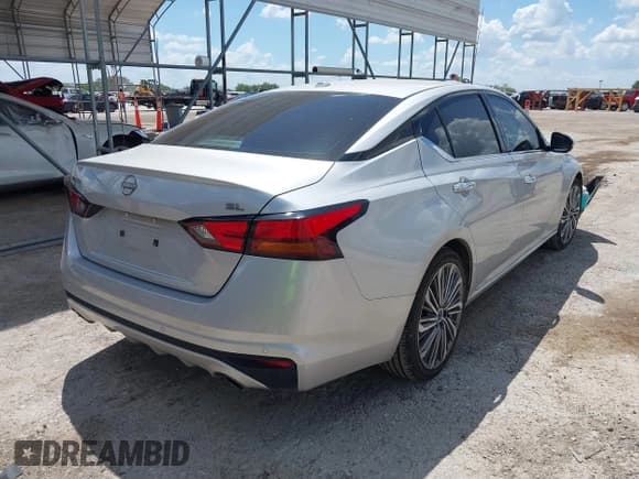 ✅ 2023 Nissan Altima SL • VIN: 1N4BL4EV9PN371821 • Lot: 42579736. Listed on IAAI with 61,545 mi. Free auction sales archive from the USA and detailed vehicle history report at DreamBid. Image 4.