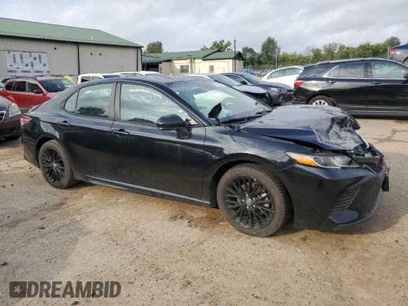 2020 Toyota Camry SE with VIN 4T1G11BK6LU013070, listed as a Copart auction lot 81112515 with 75,909 mi miles and Clean title. Bid and sale history available at DreamBid. Image 4.
