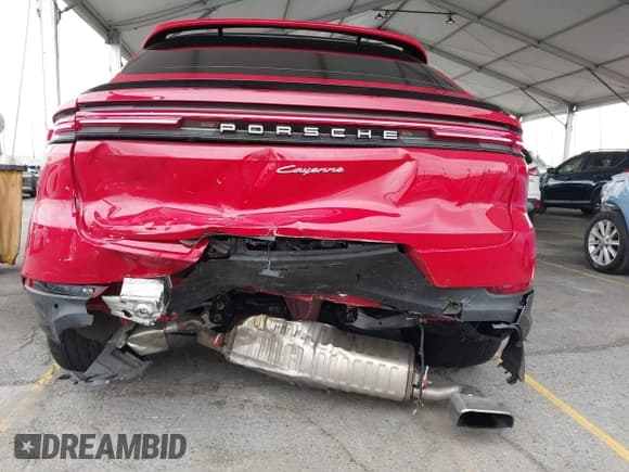 ✅ 2024 Porsche Cayenne • VIN: WP1BA2AY5RDA49611 • Lot: 43306510. Wystawiony na IAAI z przebiegiem 70 619 mil. Bezpłatny archiwum sprzedaży aukcyjnych z USA i szczegółowy raport historii pojazdu na DreamBid. Zdjęcie 6.