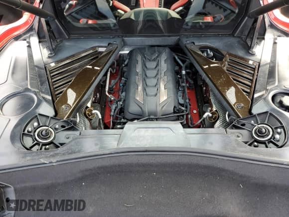 2021 Chevrolet Corvette 2LT z VIN 1G1YB2D41M5116427, wystawiony jako Copart lot #49355255 z przebiegiem 9 316 mil mil oraz Szkoda całkowita • Salvage title. Historia ofert i sprzedaży dostępna na DreamBid. Obrazek 11.